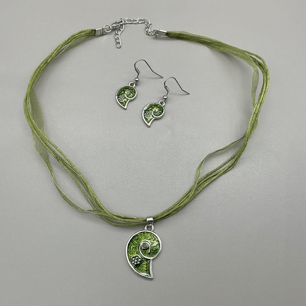 Green Swirl Necklace Earrings Set Silver Tone Pendant Jewelry Fashion Womens
